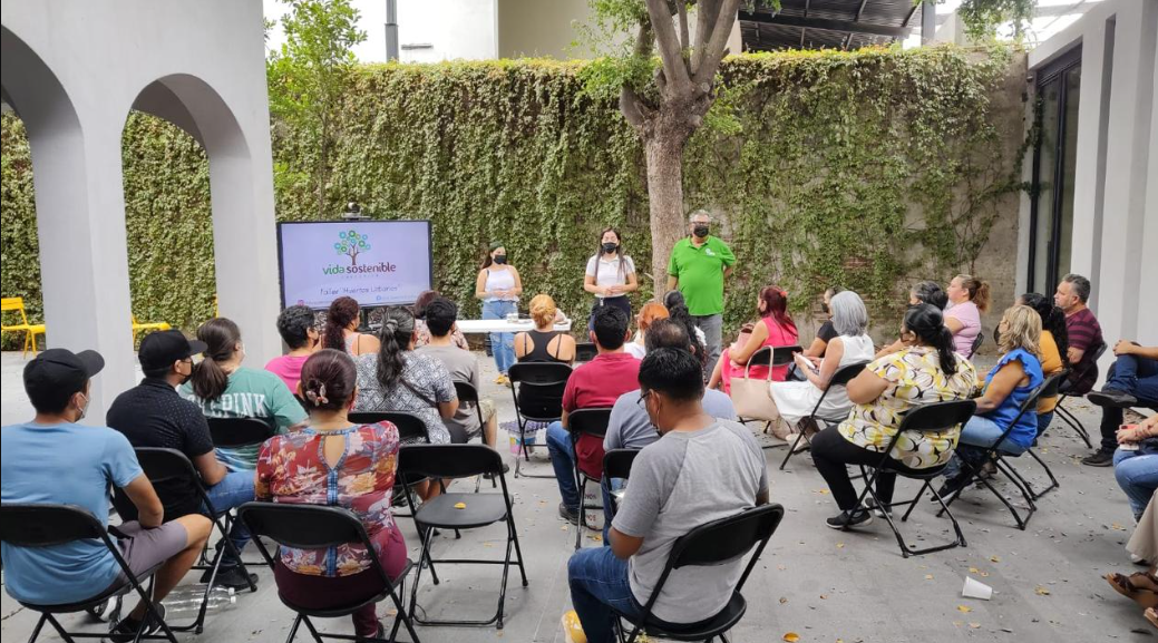 Taller ambiental con personas adultas de la comunidad